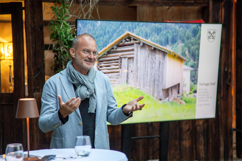 Jürgen Boden erhielt die Auszeichnung für den "Tschuga Stall" in St. Gallenkirch